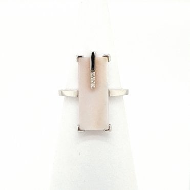 18ct white gold Mother of pearl and diamond ring