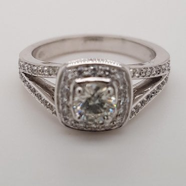 Diamond Halo style cluster ring 0.76cts in 18ct white gold