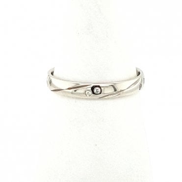Diamond set wedding ring
