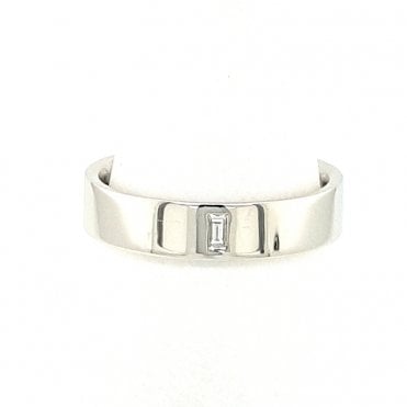 Mens Platinum 5mm wide band set with 1 Baguette Diamond 0.06cts