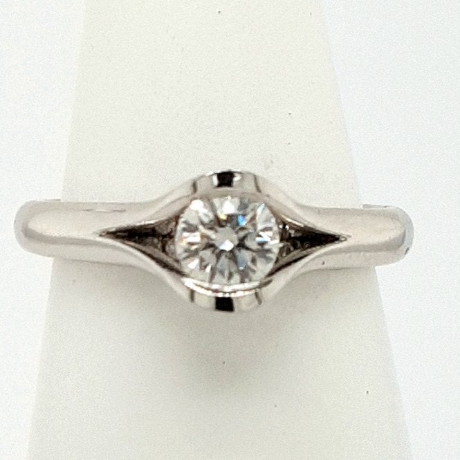 Round Brilliant Cut Diamond Solitaire Ring 0.50cts in 18ct WG