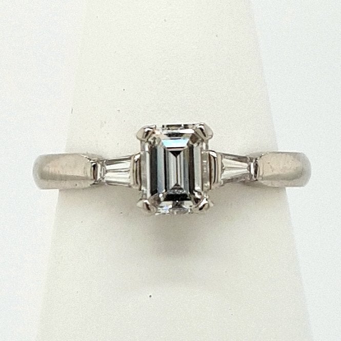 Solitaire Emerald cut Diamond ring 1.03cts in Platinum